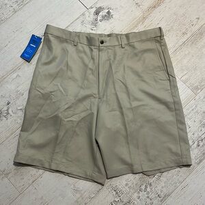 Haggar Men’s shorts size 40 NWT